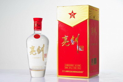 供应八一亮剑高档白酒500ml迷彩装-产品销售-中国糖酒网